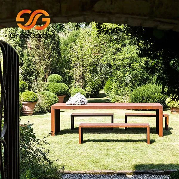 코르텐 스틸 벤치 및 테이블